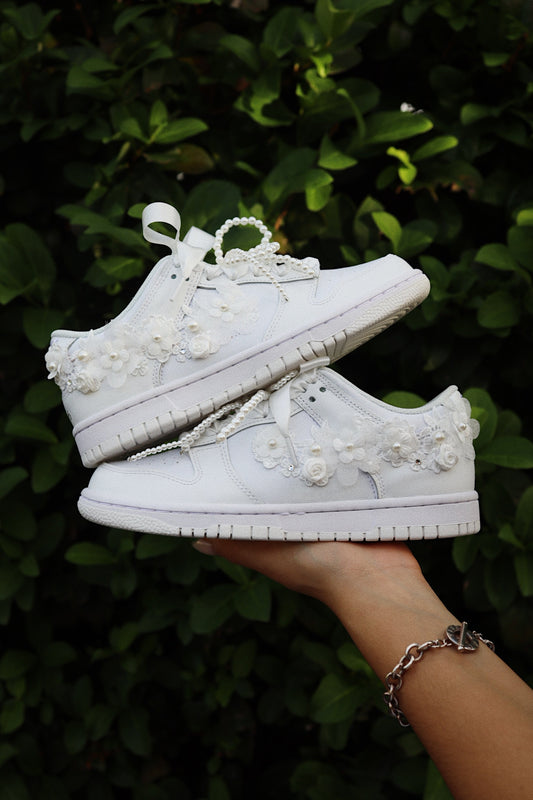 Flor Blanca Court Sneaker