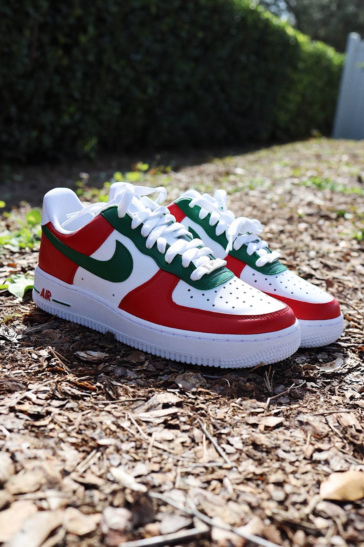 Low-Top Leather Sneaker Poinsettia