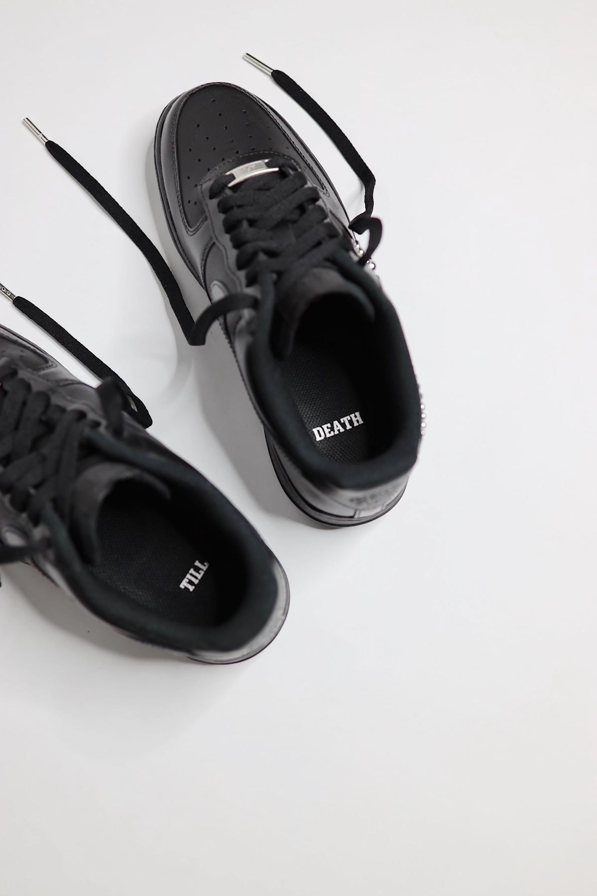 Metallic Black Groom Low-Top Leather Sneaker