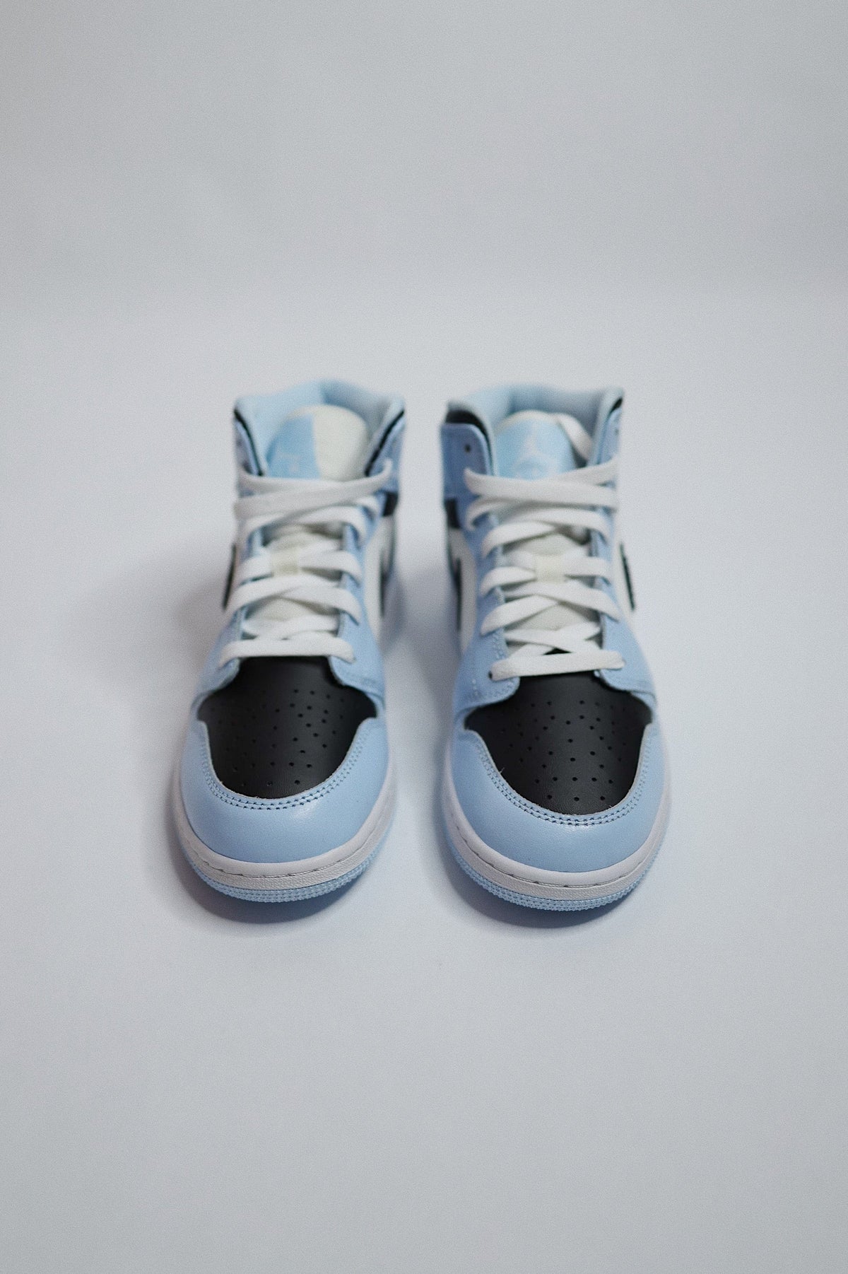 Retro High-Top Sneaker Blue Ice Bling — Sample Pair
