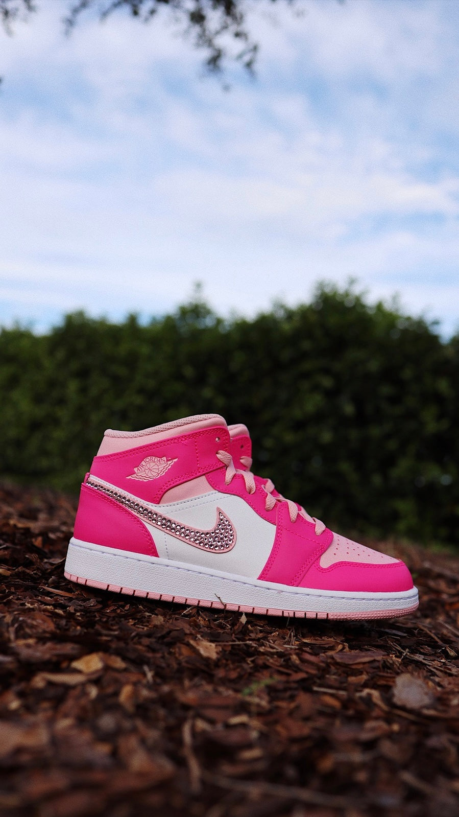 Blinged Retro High-Top Sneaker 1 Mid Hot Pink