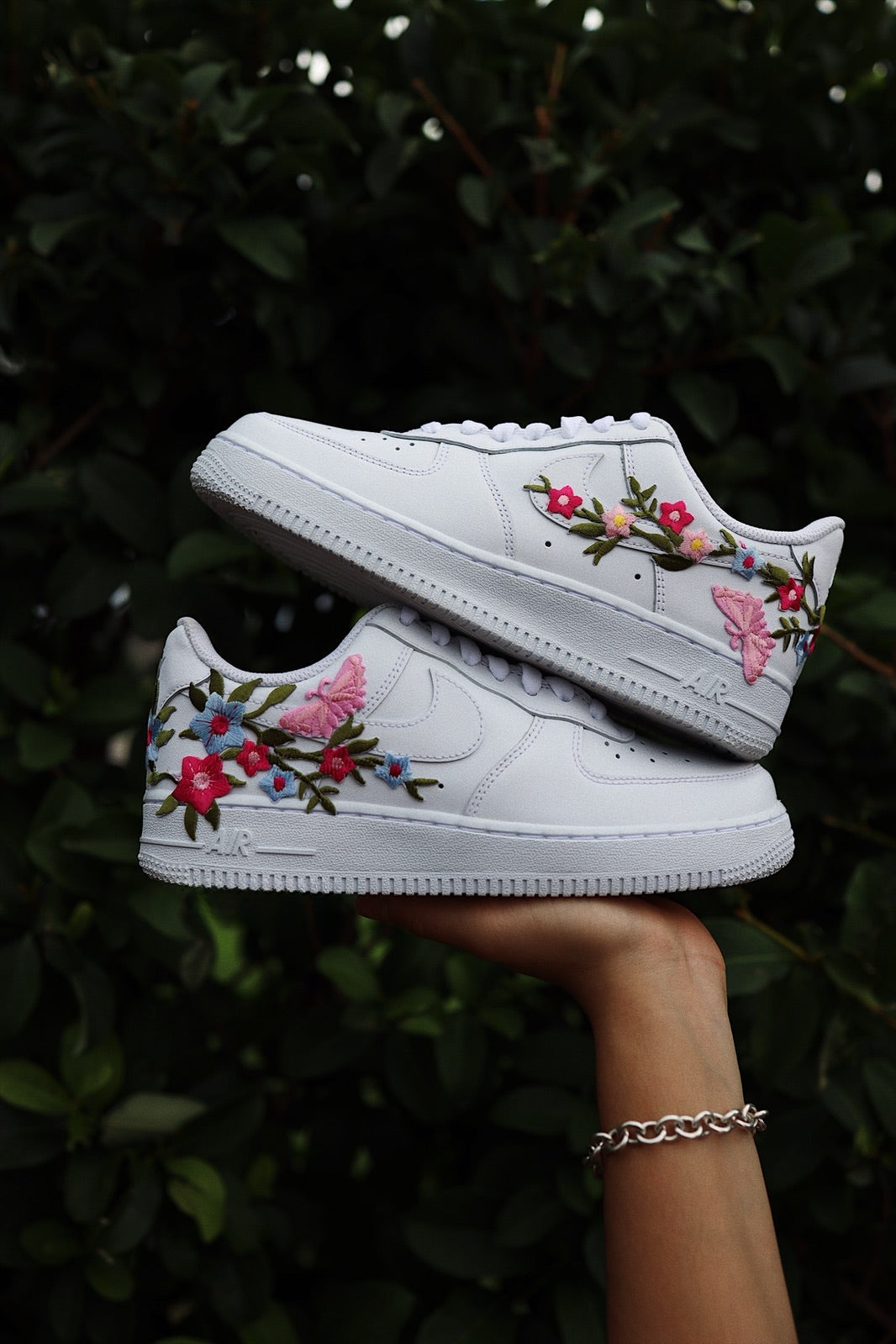 Embroidered Flower Pink Butterfly Patch Custom Low-Top Leather Sneaker