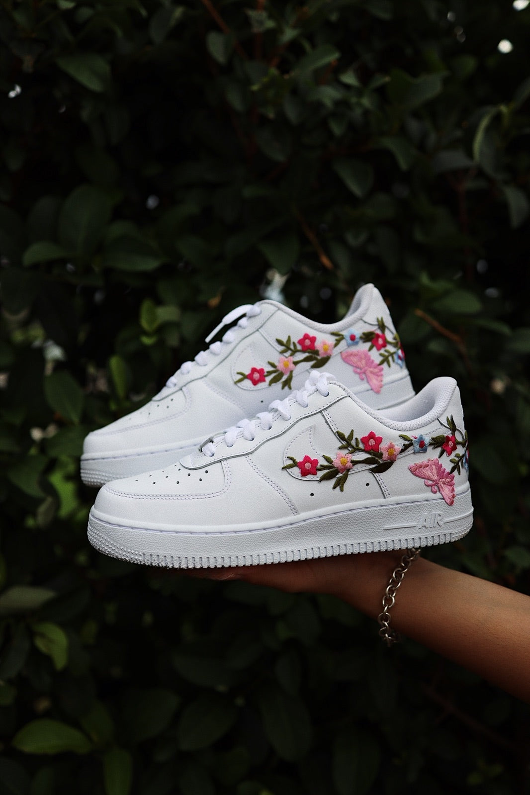 Embroidered Flower Pink Butterfly Patch Custom Low-Top Leather Sneaker