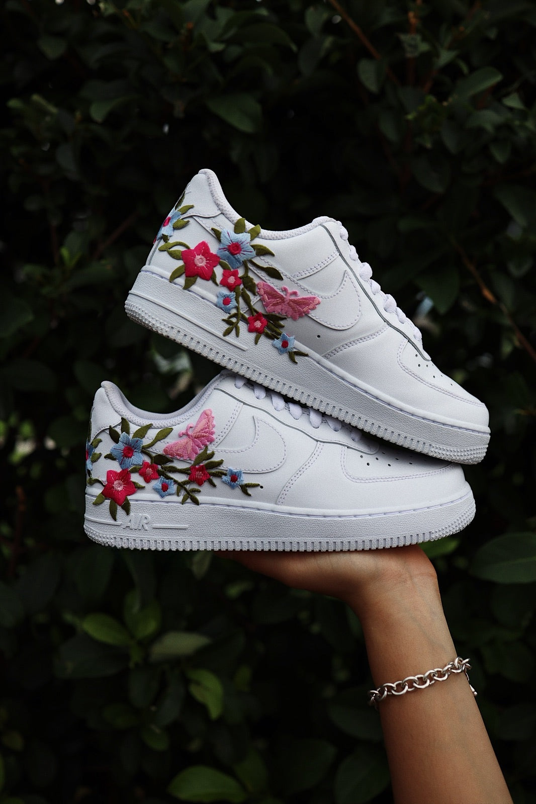 Embroidered Flower Pink Butterfly Patch Custom Low-Top Leather Sneaker