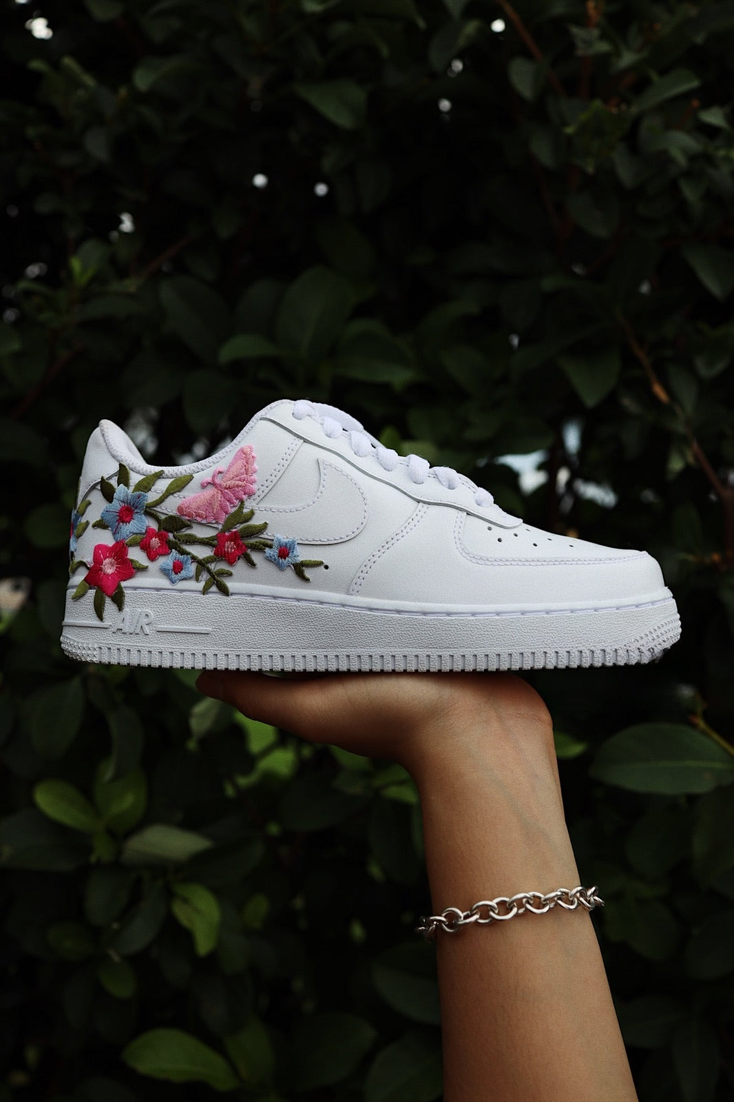 Embroidered Flower Pink Butterfly Patch Custom Low-Top Leather Sneaker