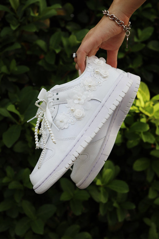 Flor Blanca Court Sneaker