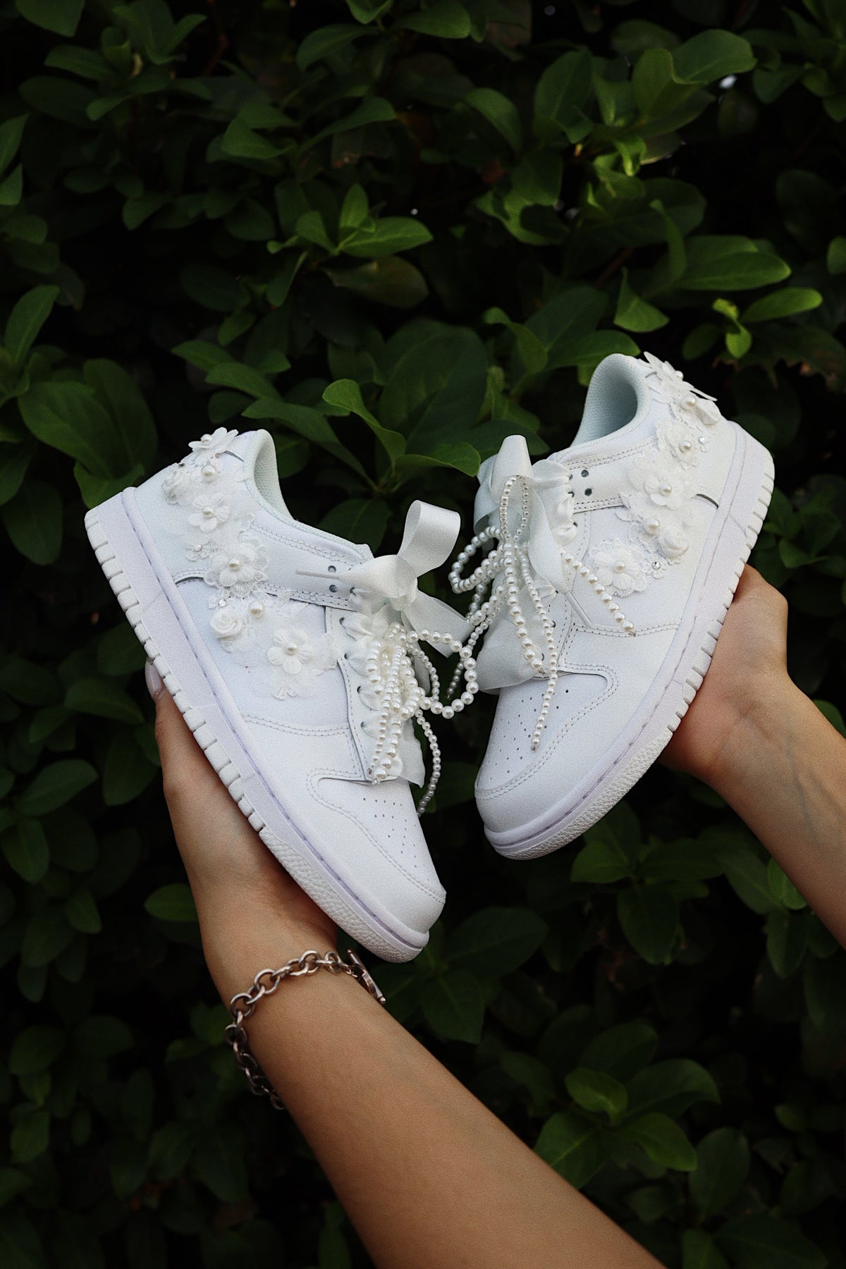 Flor Blanca Court Sneaker