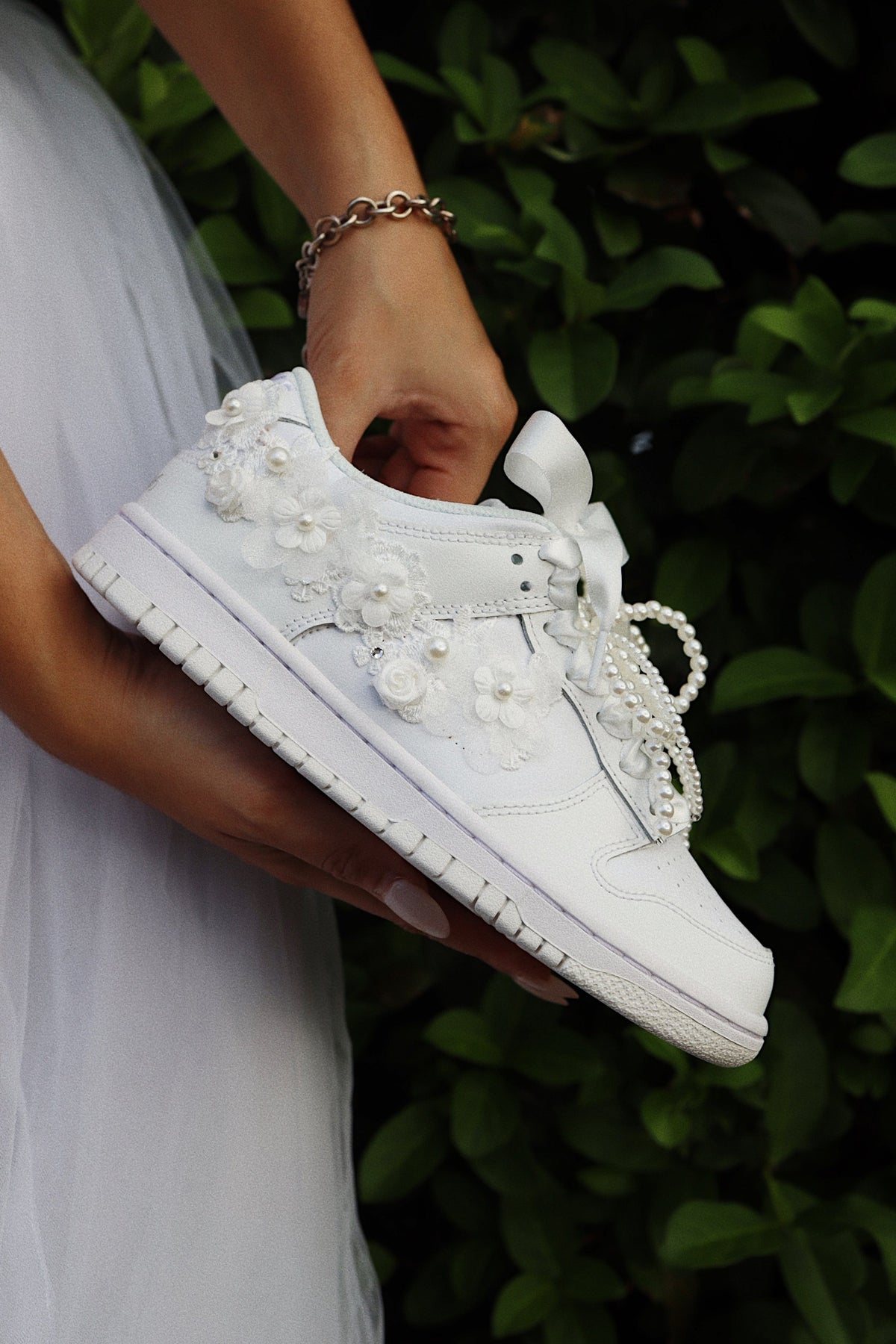 Flor Blanca Court Sneaker