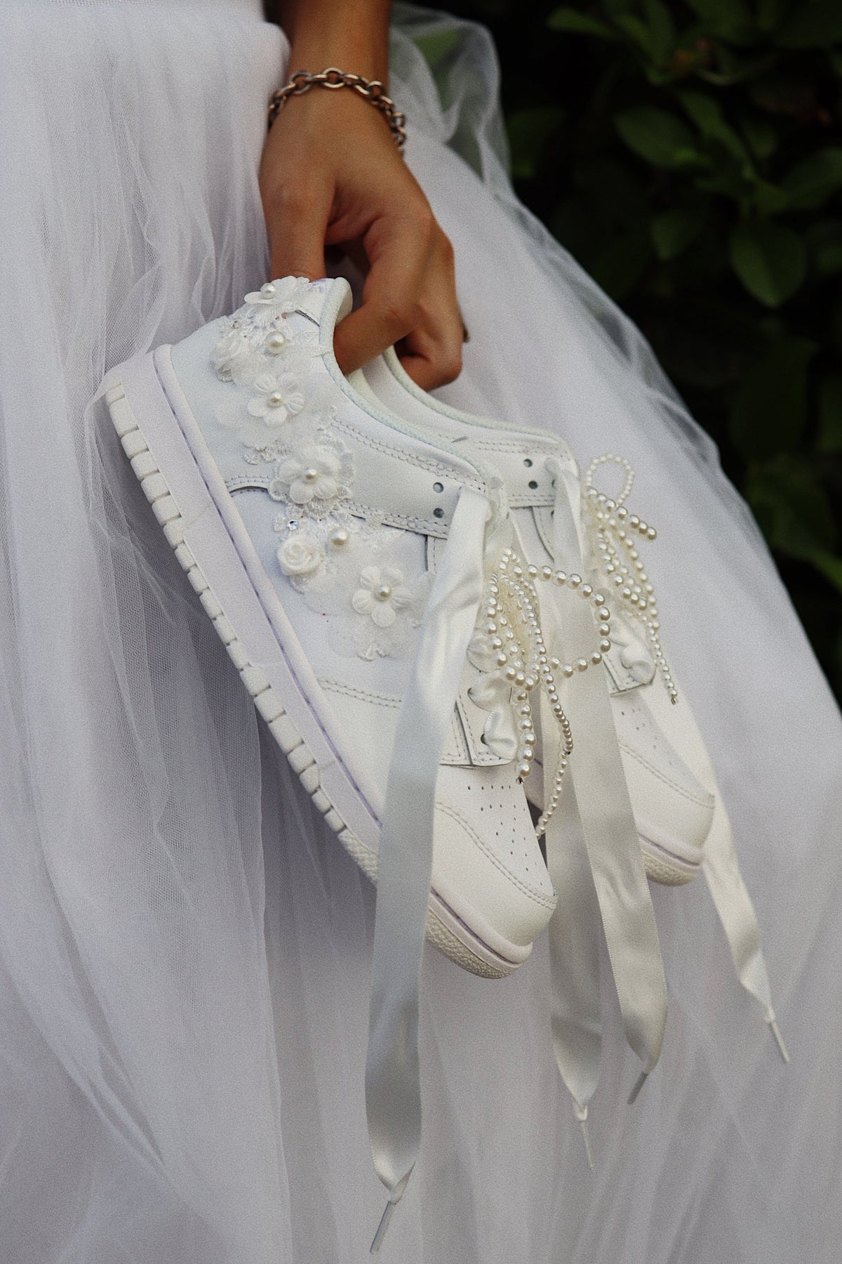 Flor Blanca Court Sneaker