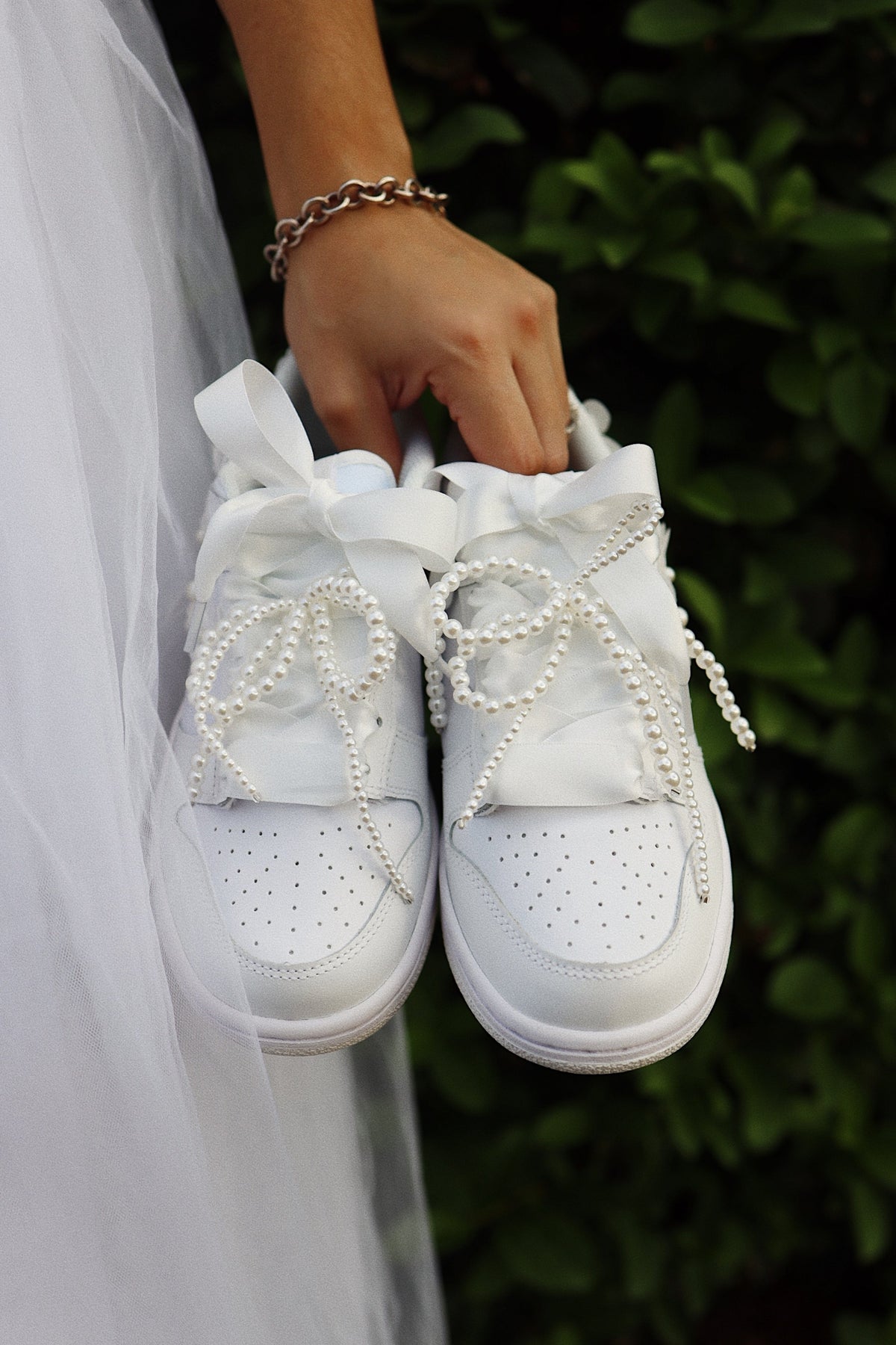 Flor Blanca Court Sneaker