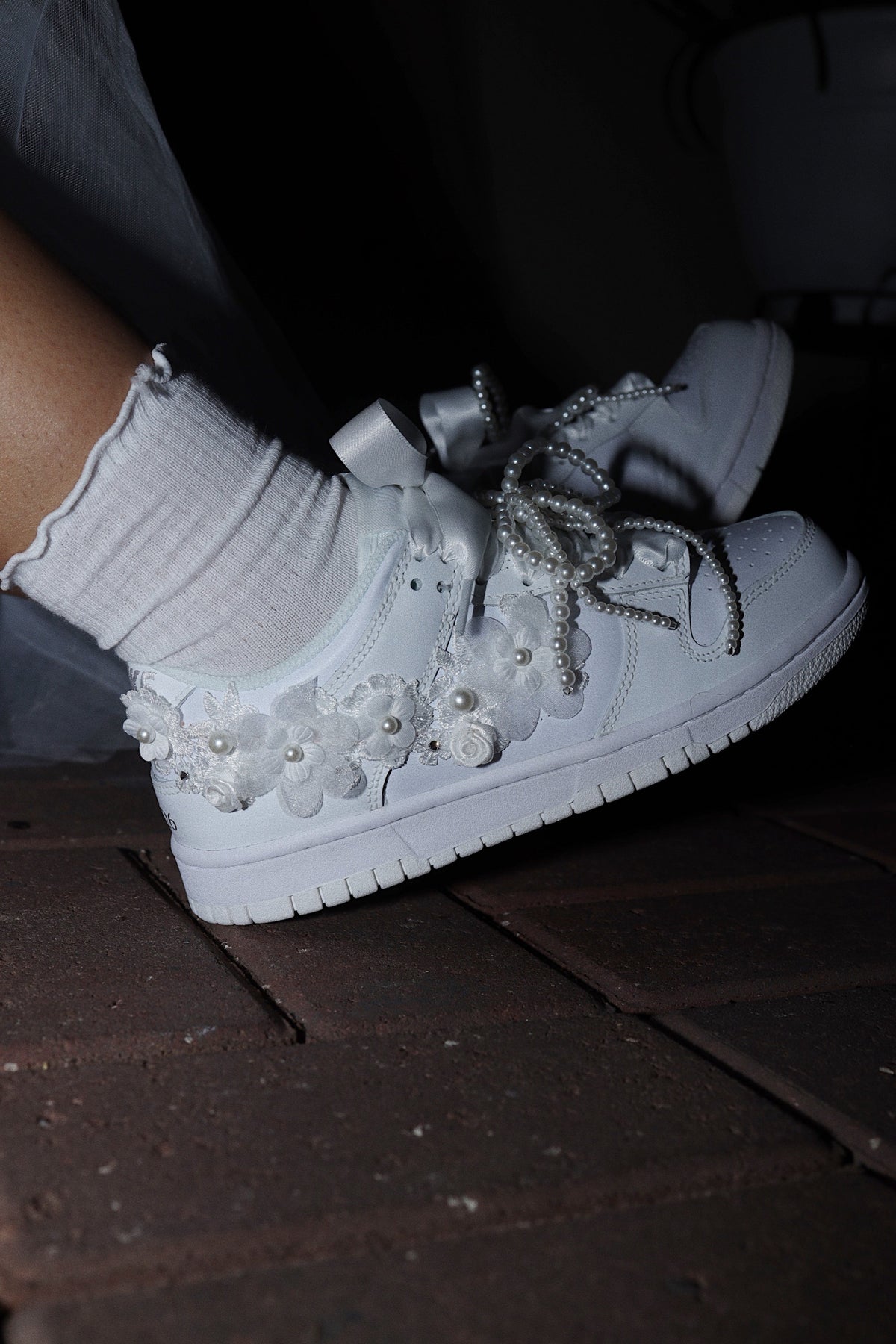 Flor Blanca Court Sneaker