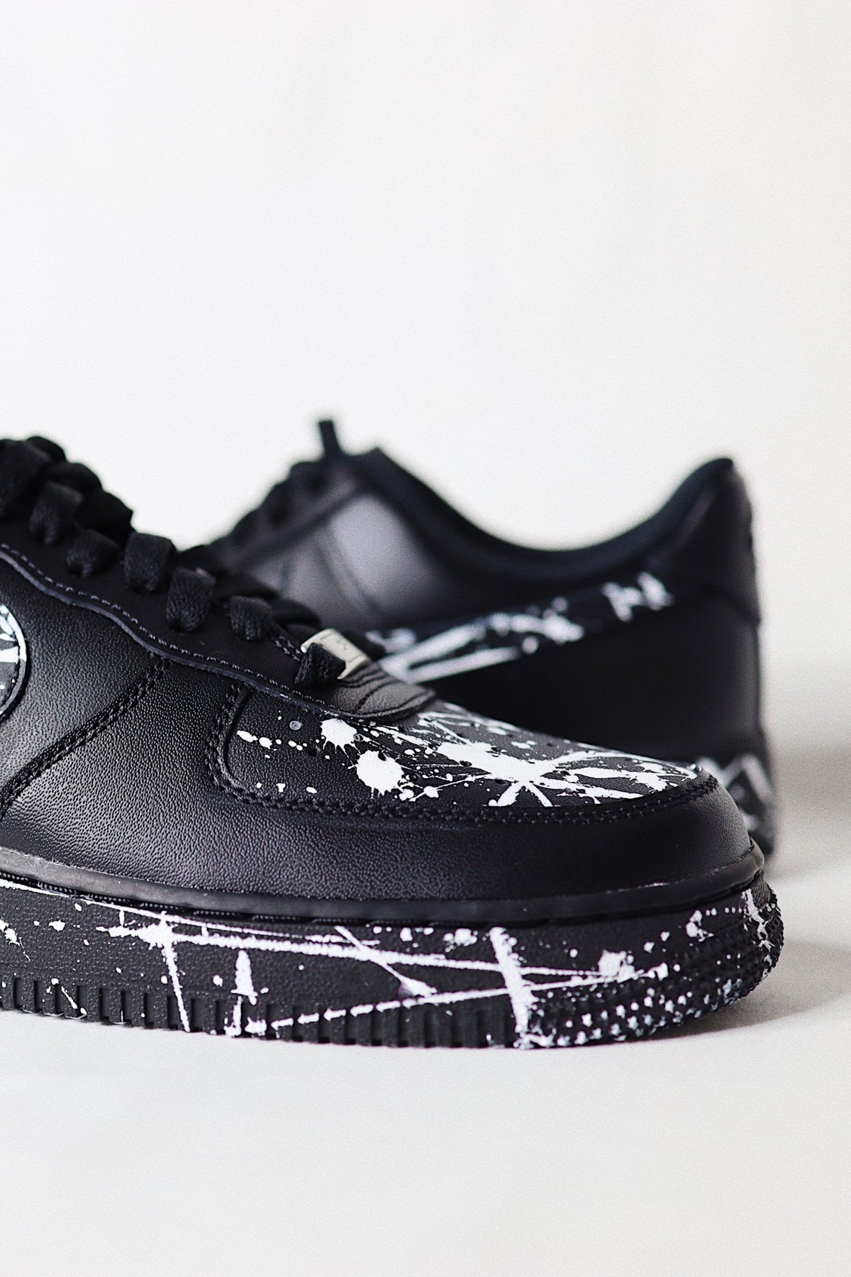 Low-Top Leather Sneaker Black Splatter