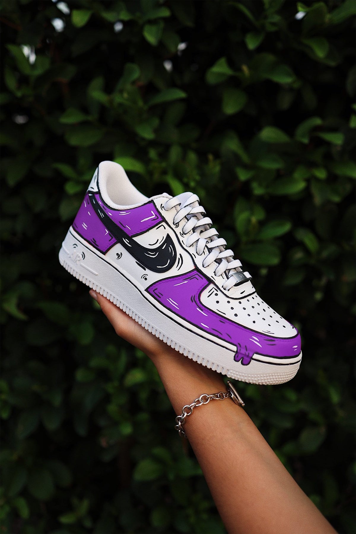 Low-Top Leather Sneaker Cartoon Drip