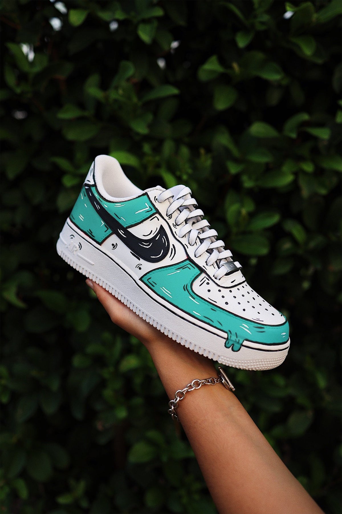 Low-Top Leather Sneaker Cartoon Drip