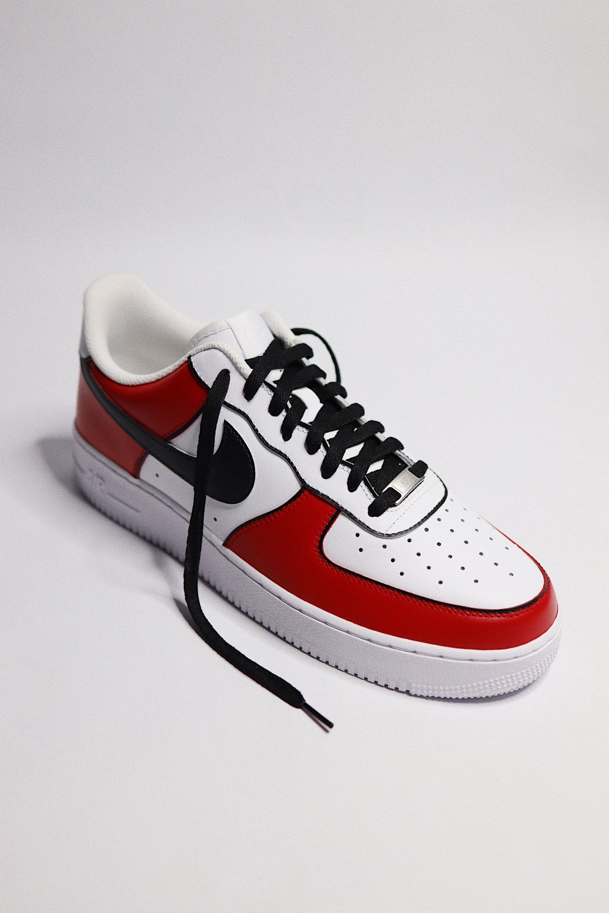 Low-Top Leather Sneaker Chicago