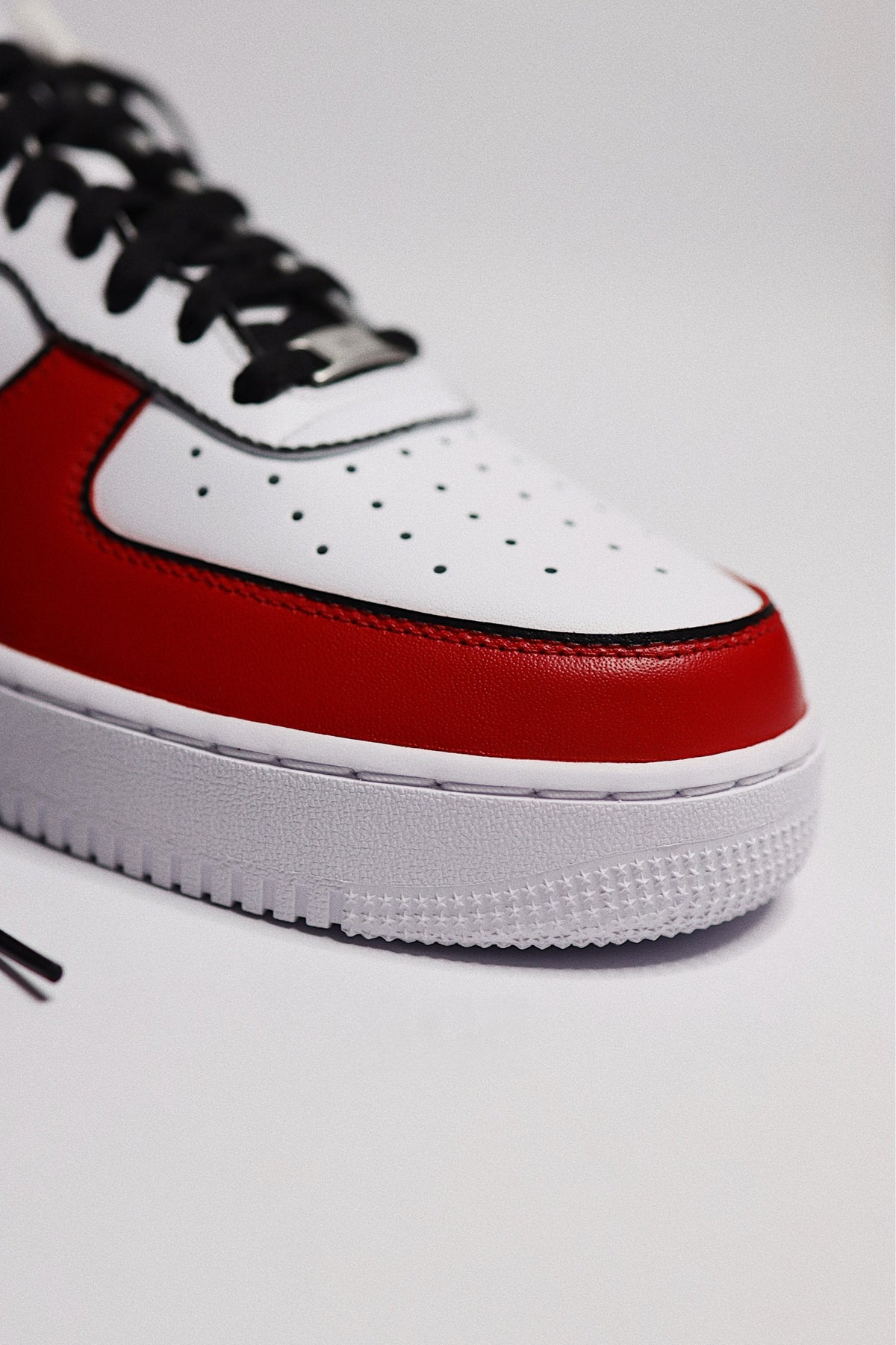 Low-Top Leather Sneaker Chicago