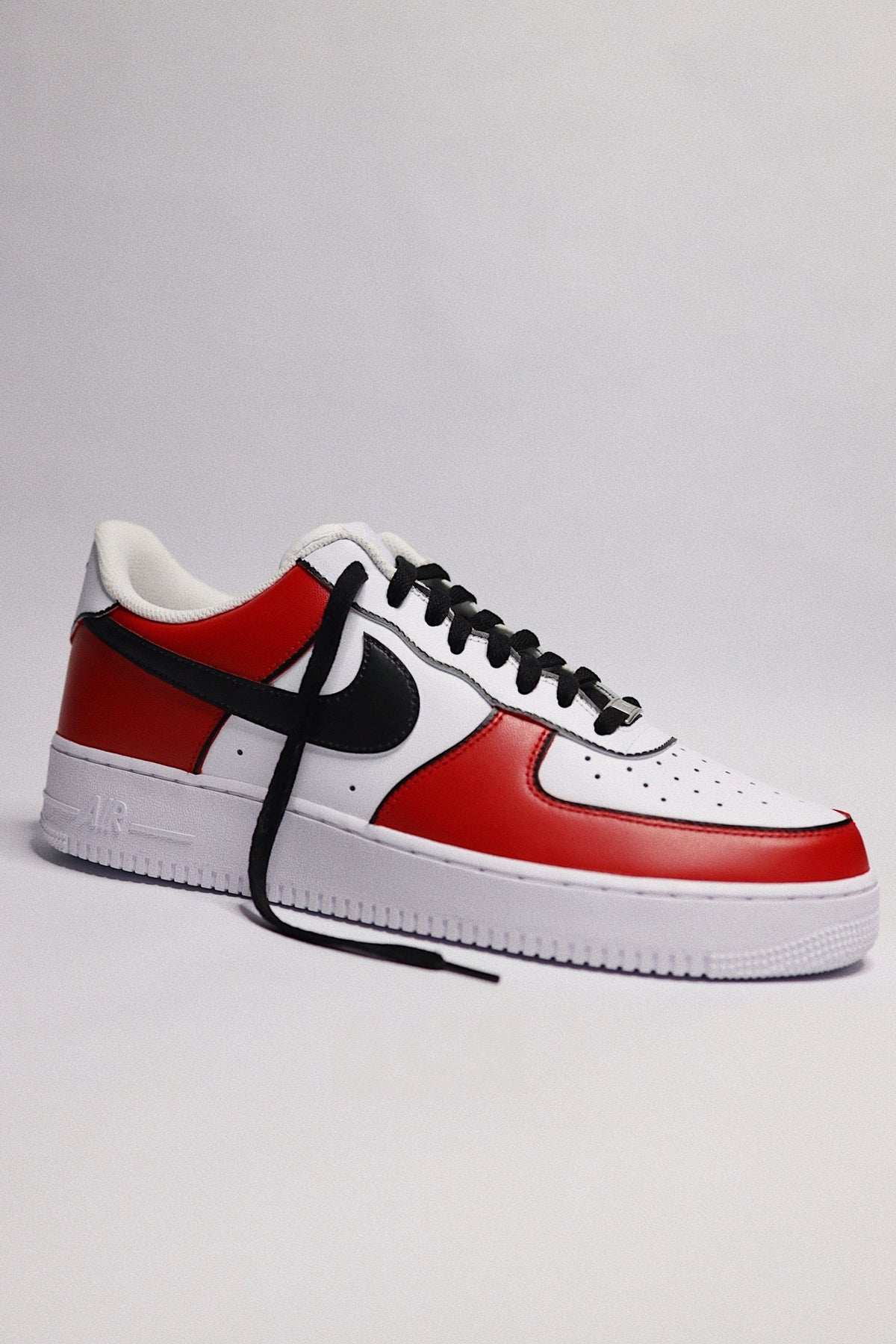 Low-Top Leather Sneaker Chicago