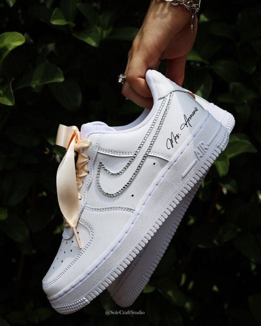Low-Top Leather Sneaker Crystals Outline