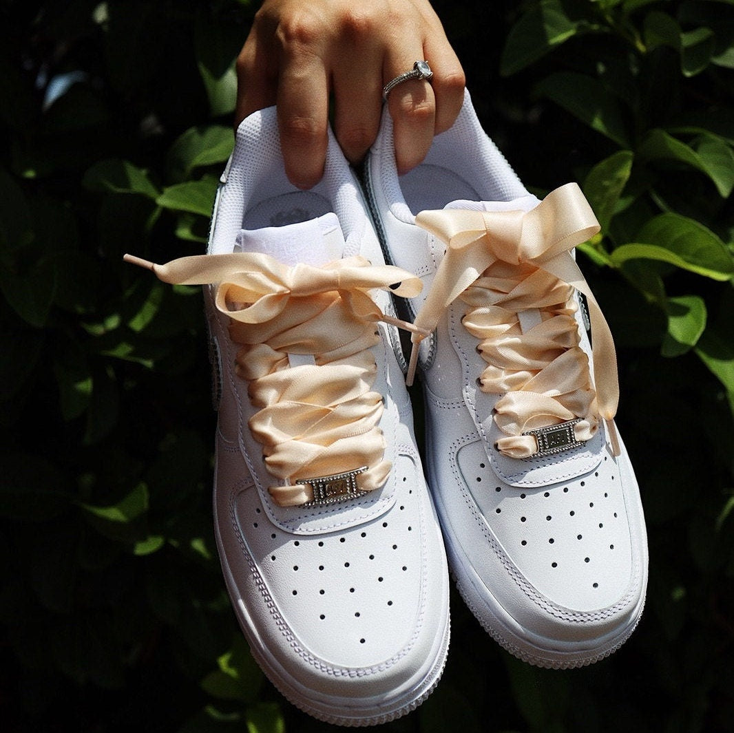 Low-Top Leather Sneaker Crystals Outline