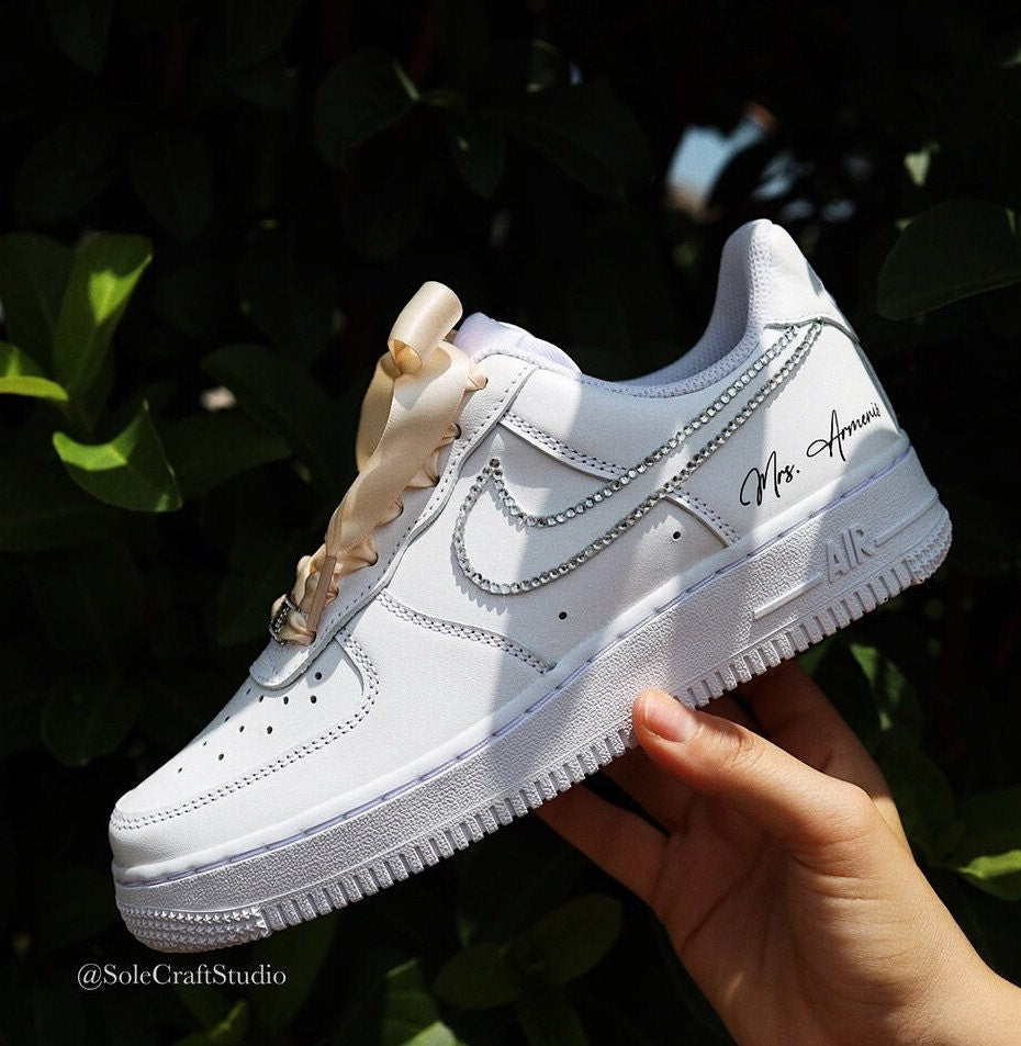 Low-Top Leather Sneaker Crystals Outline