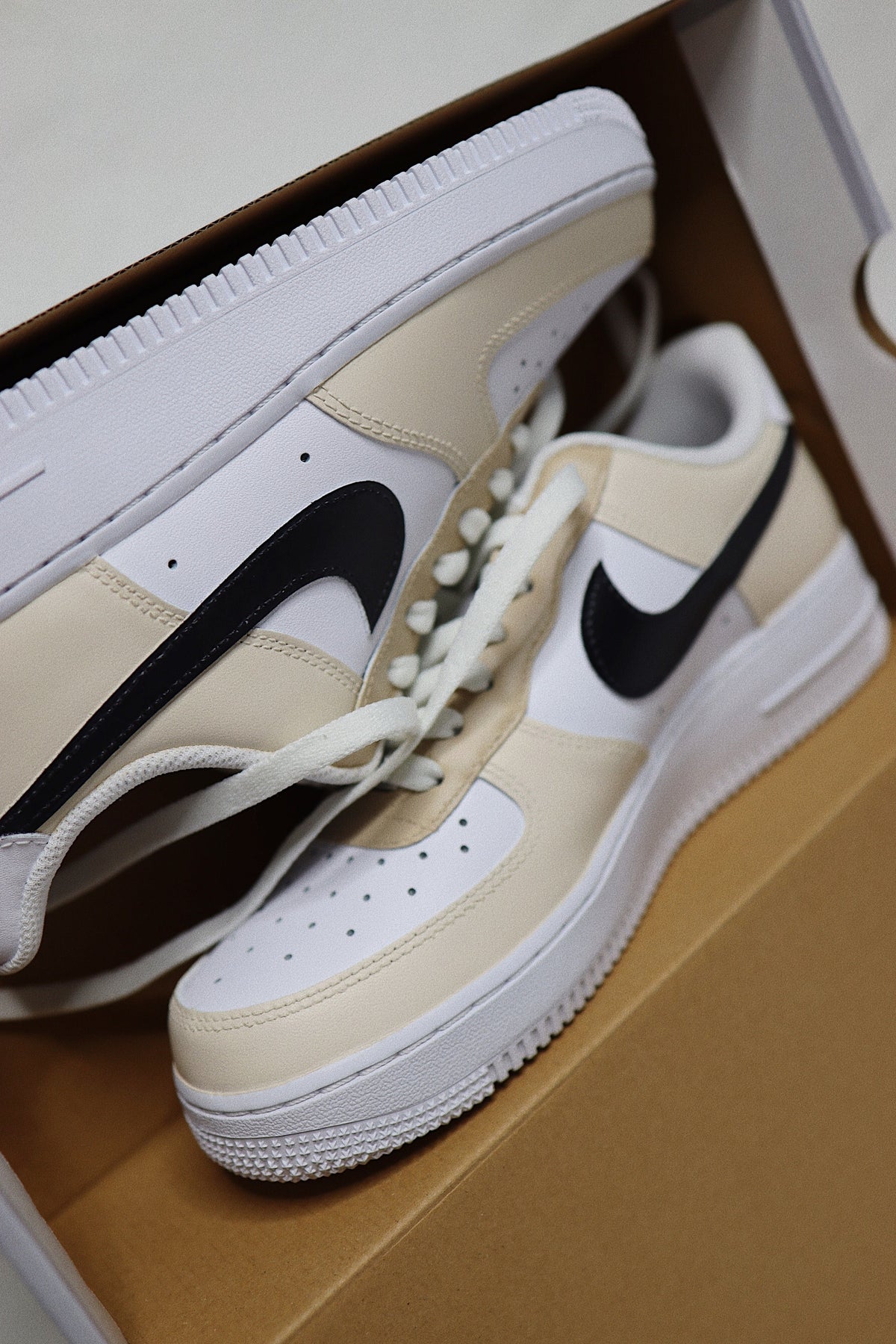 Low-Top Leather Sneaker Earthy Tones
