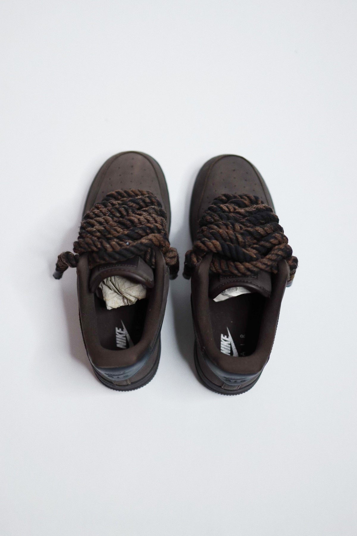 Low-Top Leather Sneaker Grizzly — Sample Pair