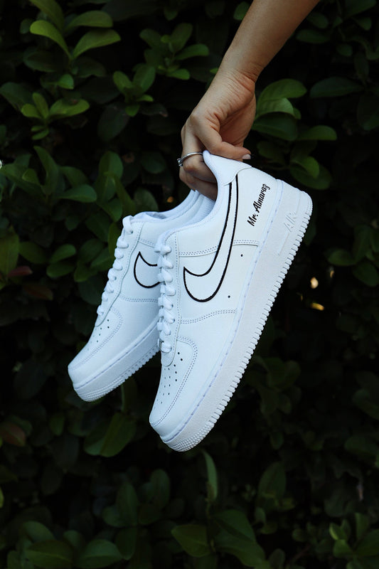 Low-Top Leather Sneaker Groom Outline