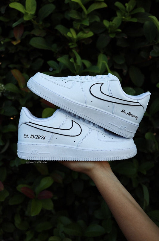 Low-Top Leather Sneaker Groom Outline
