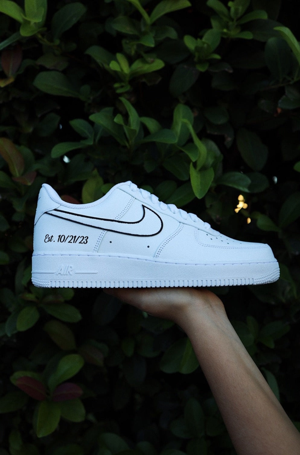 Low-Top Leather Sneaker Groom Outline