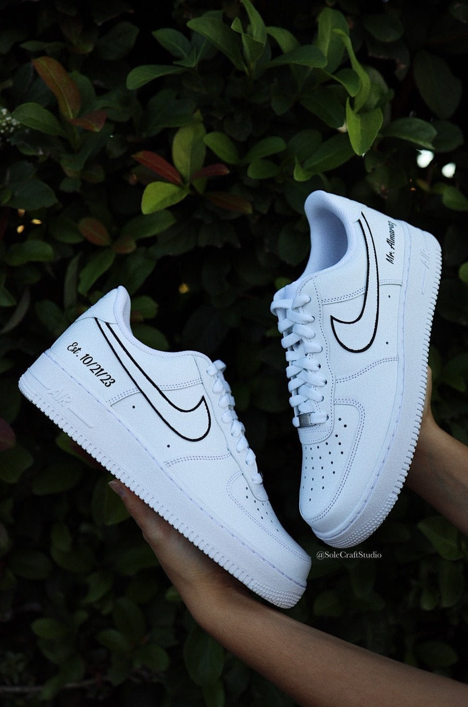 Low-Top Leather Sneaker Groom Outline