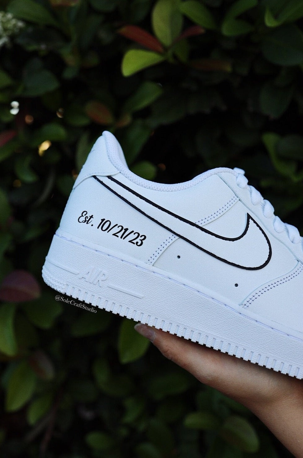 Low-Top Leather Sneaker Groom Outline