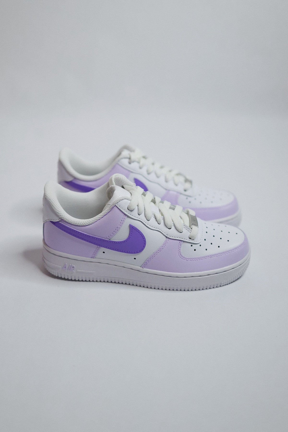 Low-Top Leather Sneaker Lavender Dreams — Sample Pair