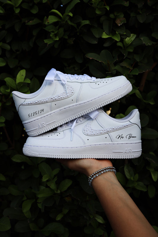 Low-Top Leather Sneaker Pearls