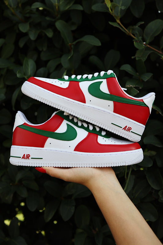 Low-Top Leather Sneaker Poinsettia