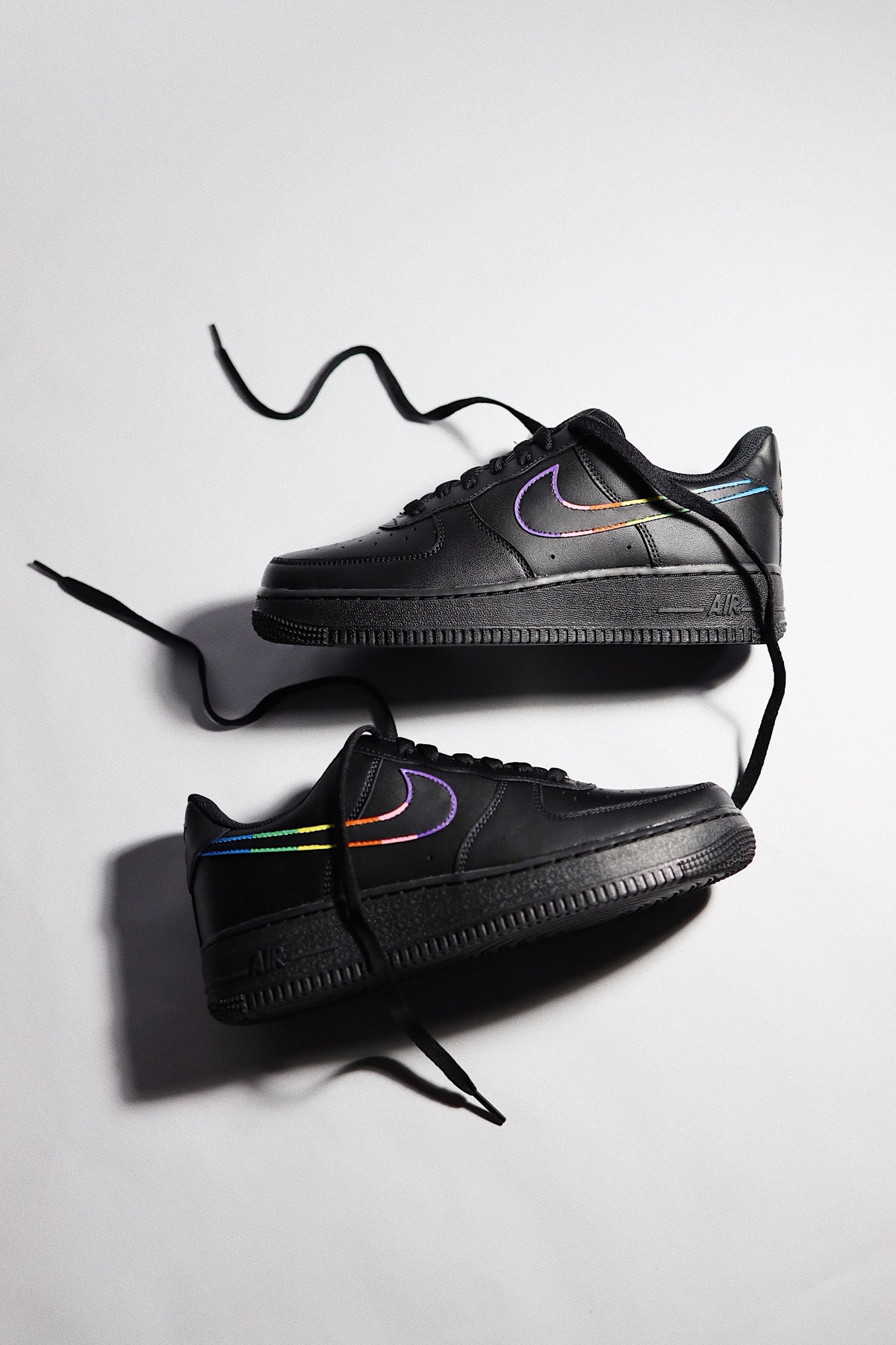 Low-Top Leather Sneaker Rainbow Outline