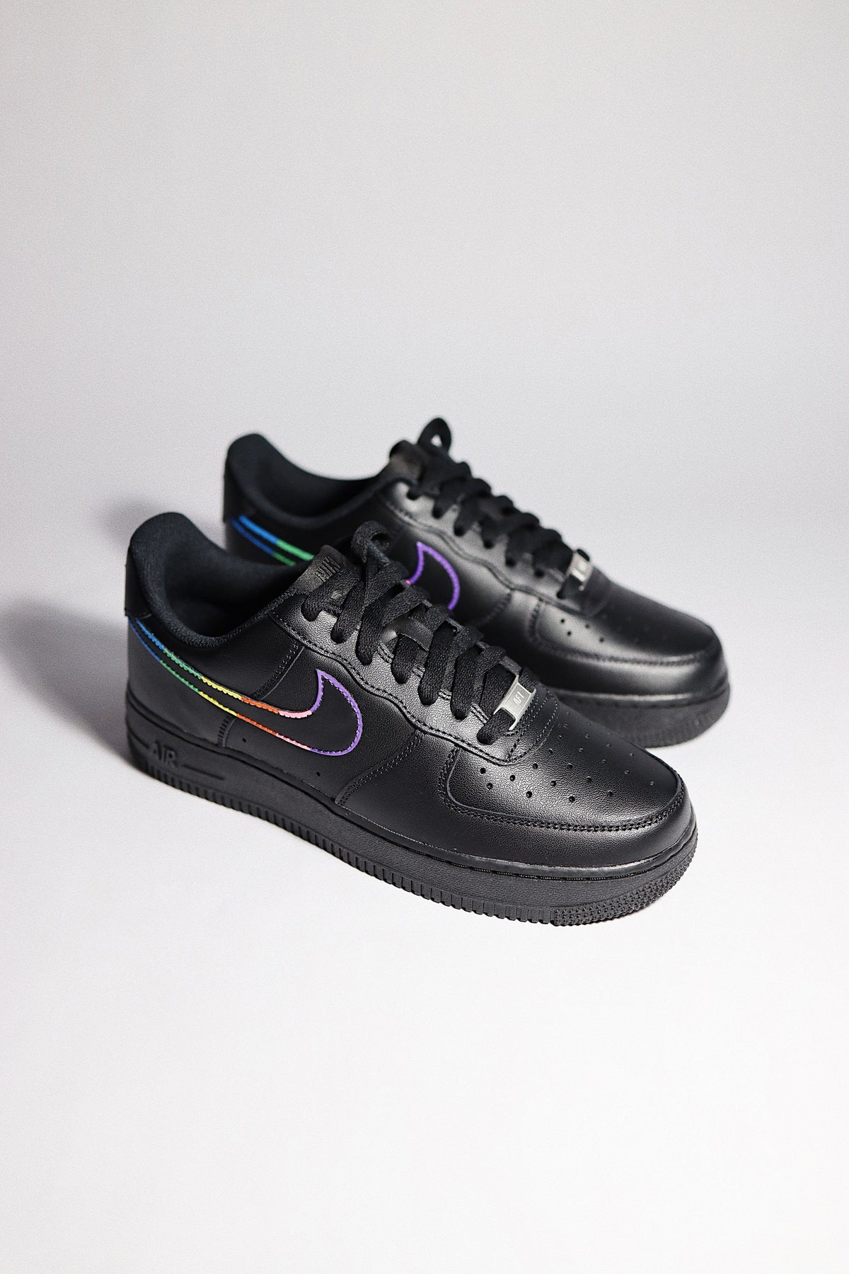 Low-Top Leather Sneaker Rainbow Outline