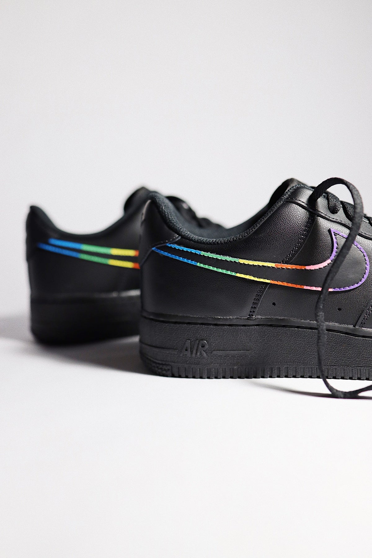 Low-Top Leather Sneaker Rainbow Outline
