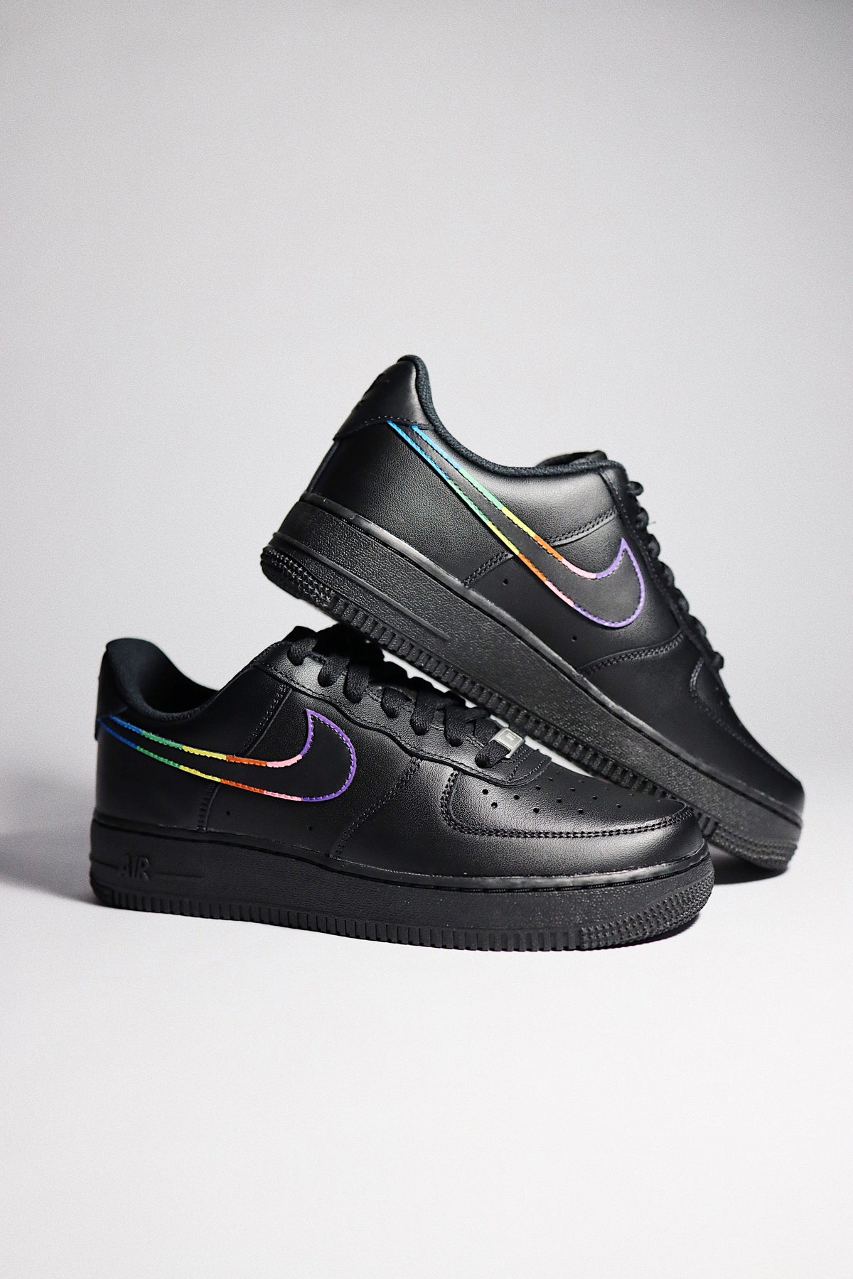 Low-Top Leather Sneaker Rainbow Outline