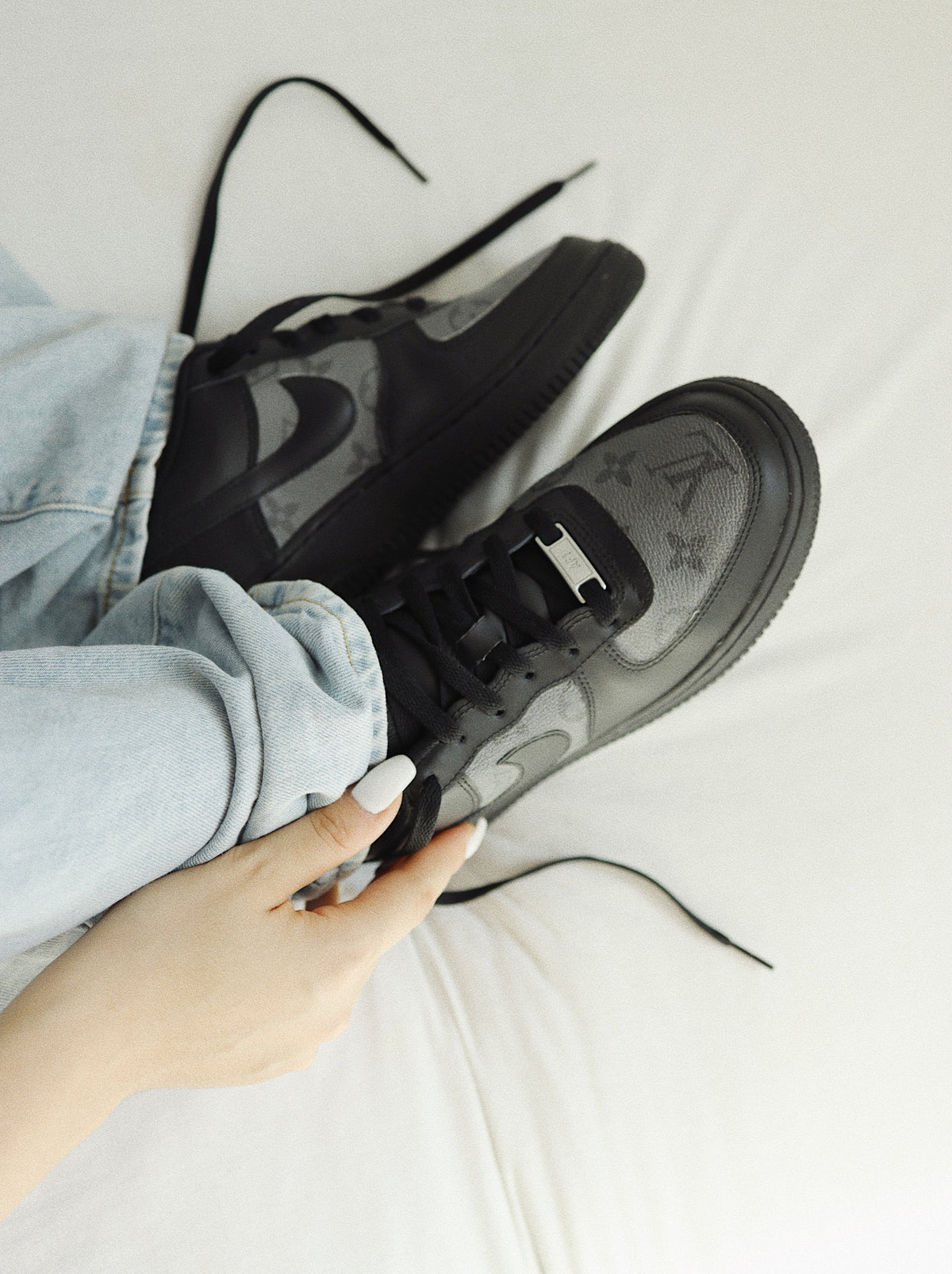 Monogram Print Toebox and Quarter Low-Top Leather Sneaker Grey Black Unisex
