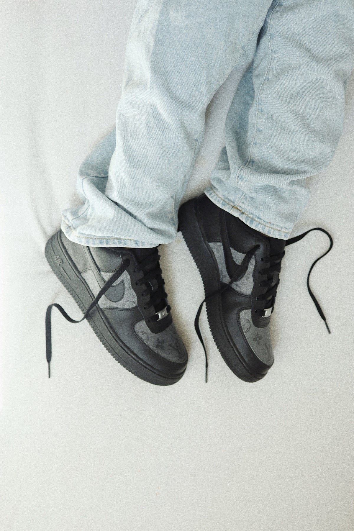Monogram Print Toebox and Quarter Low-Top Leather Sneaker Grey Black Unisex