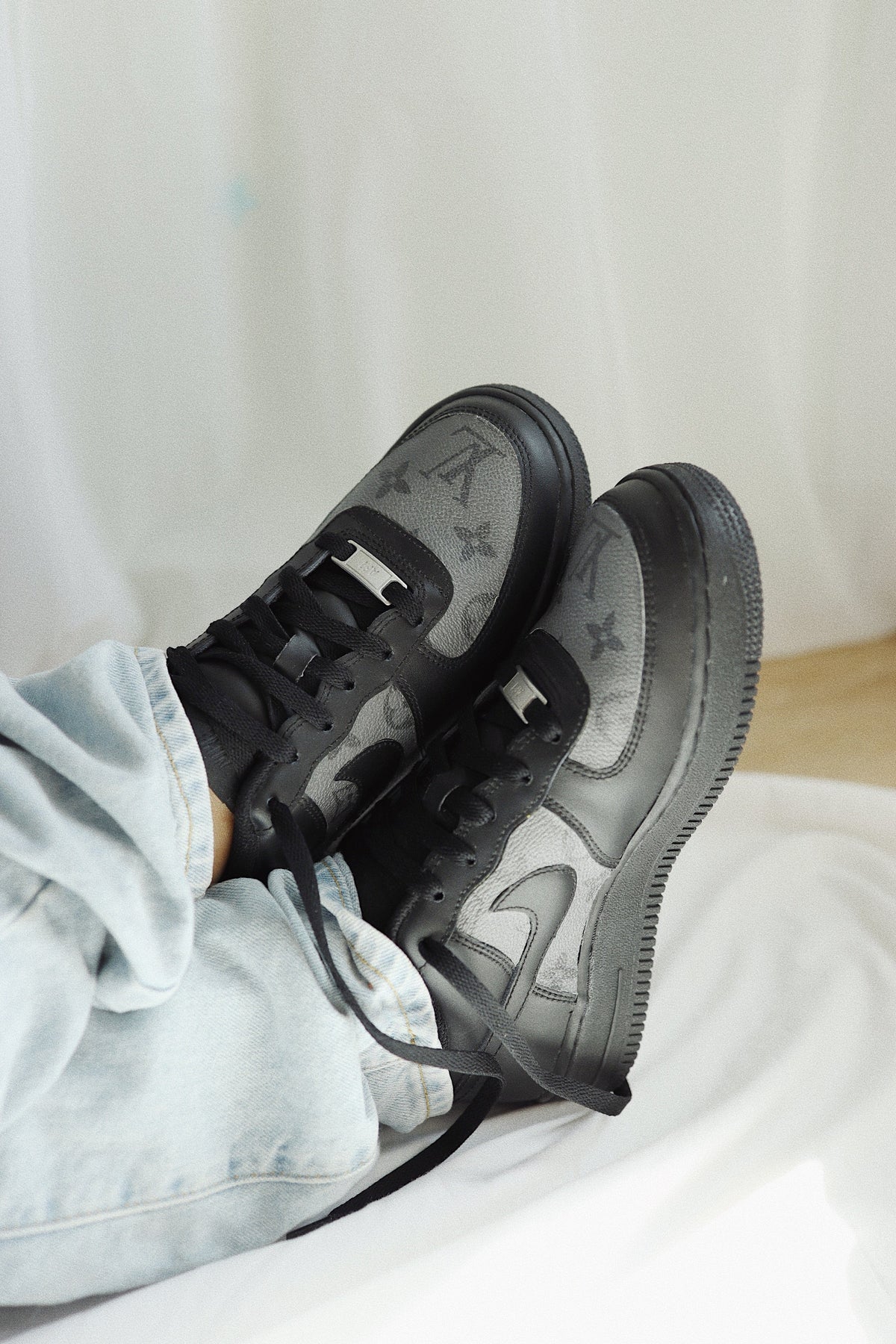 Monogram Print Toebox and Quarter Low-Top Leather Sneaker Grey Black Unisex