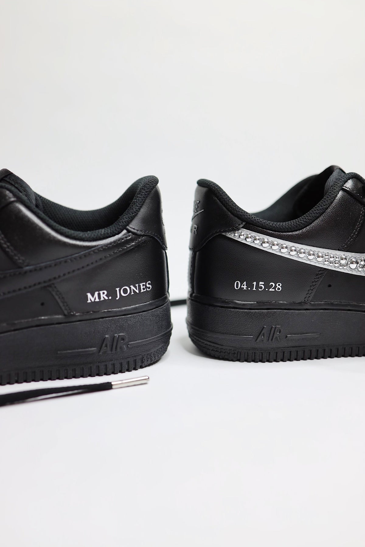 Metallic Black Groom Low-Top Leather Sneaker