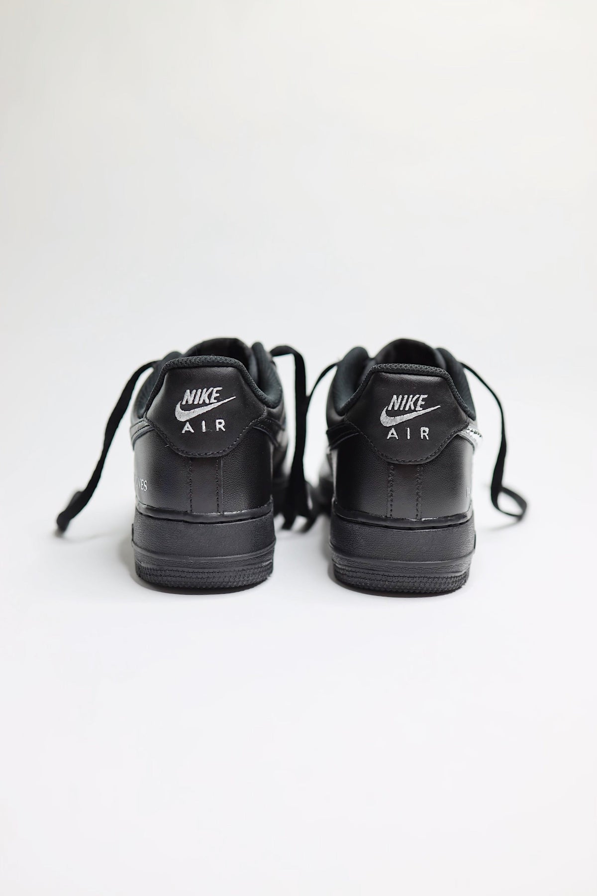 Metallic Black Groom Low-Top Leather Sneaker