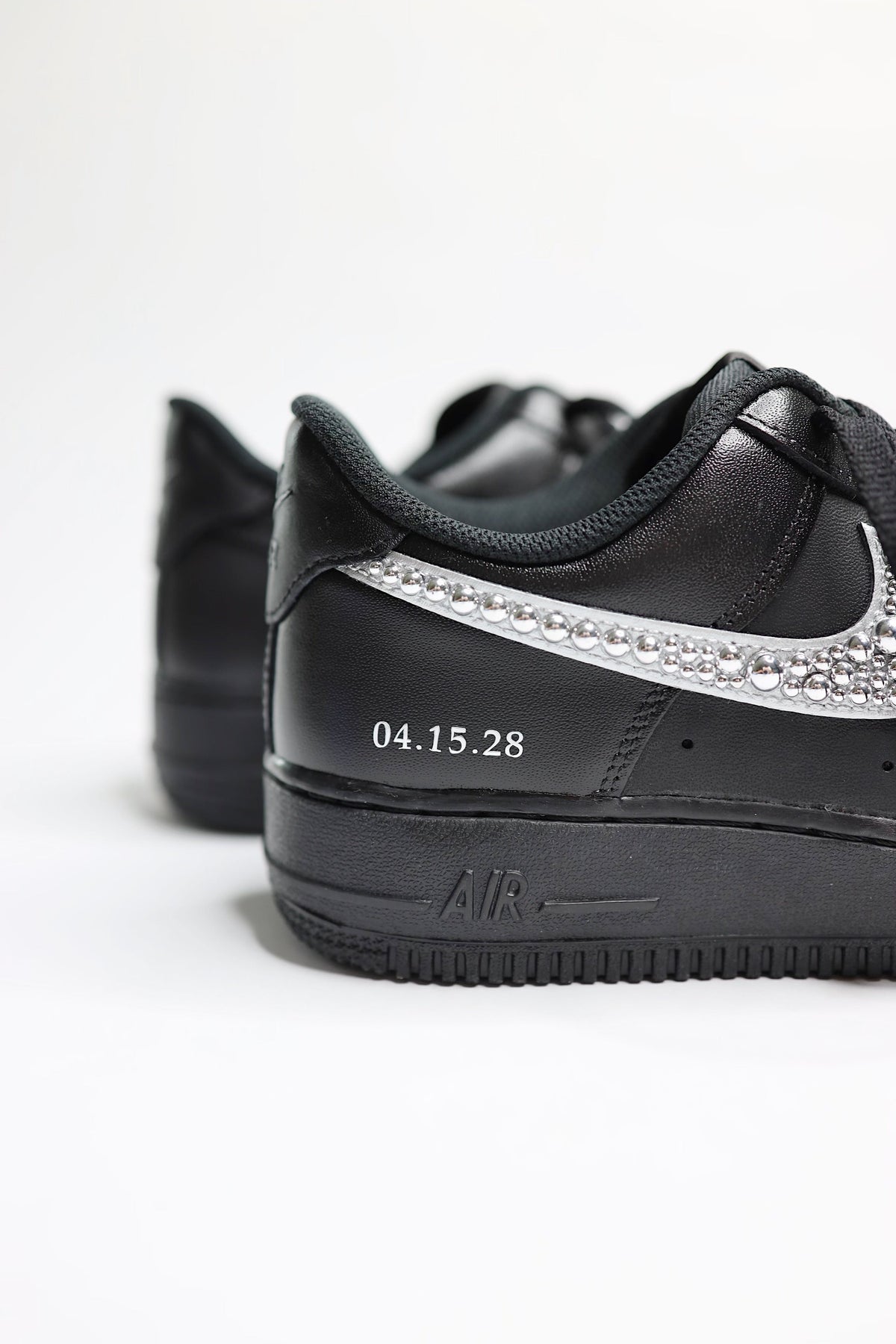 Metallic Black Groom Low-Top Leather Sneaker