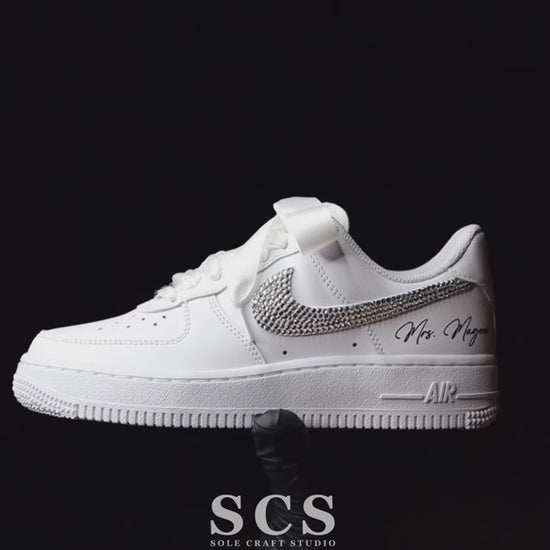 Low-Top Leather Sneaker Full Side Stripe Crystals - detail video