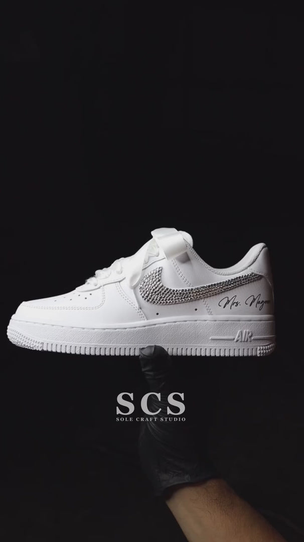 Low-Top Leather Sneaker Full Side Stripe Crystals - detail video