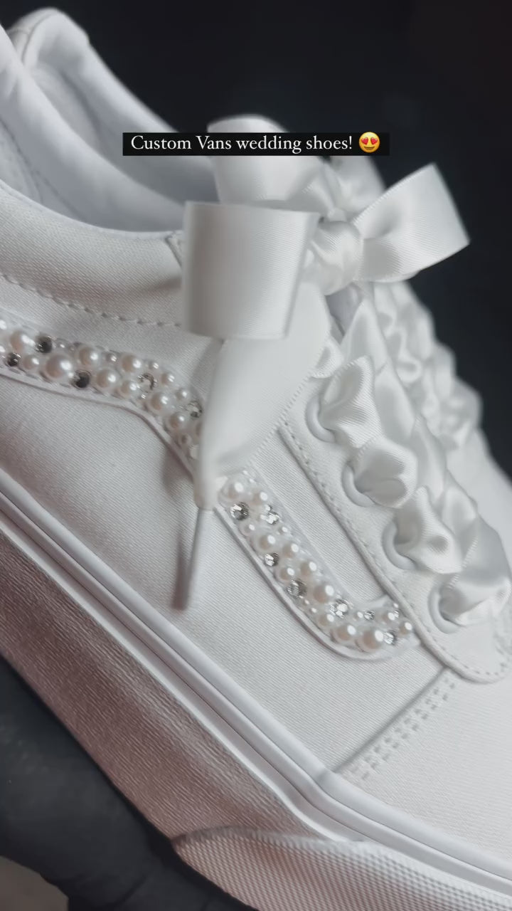 Canvas Skate Sneaker Platform Mix - detail video