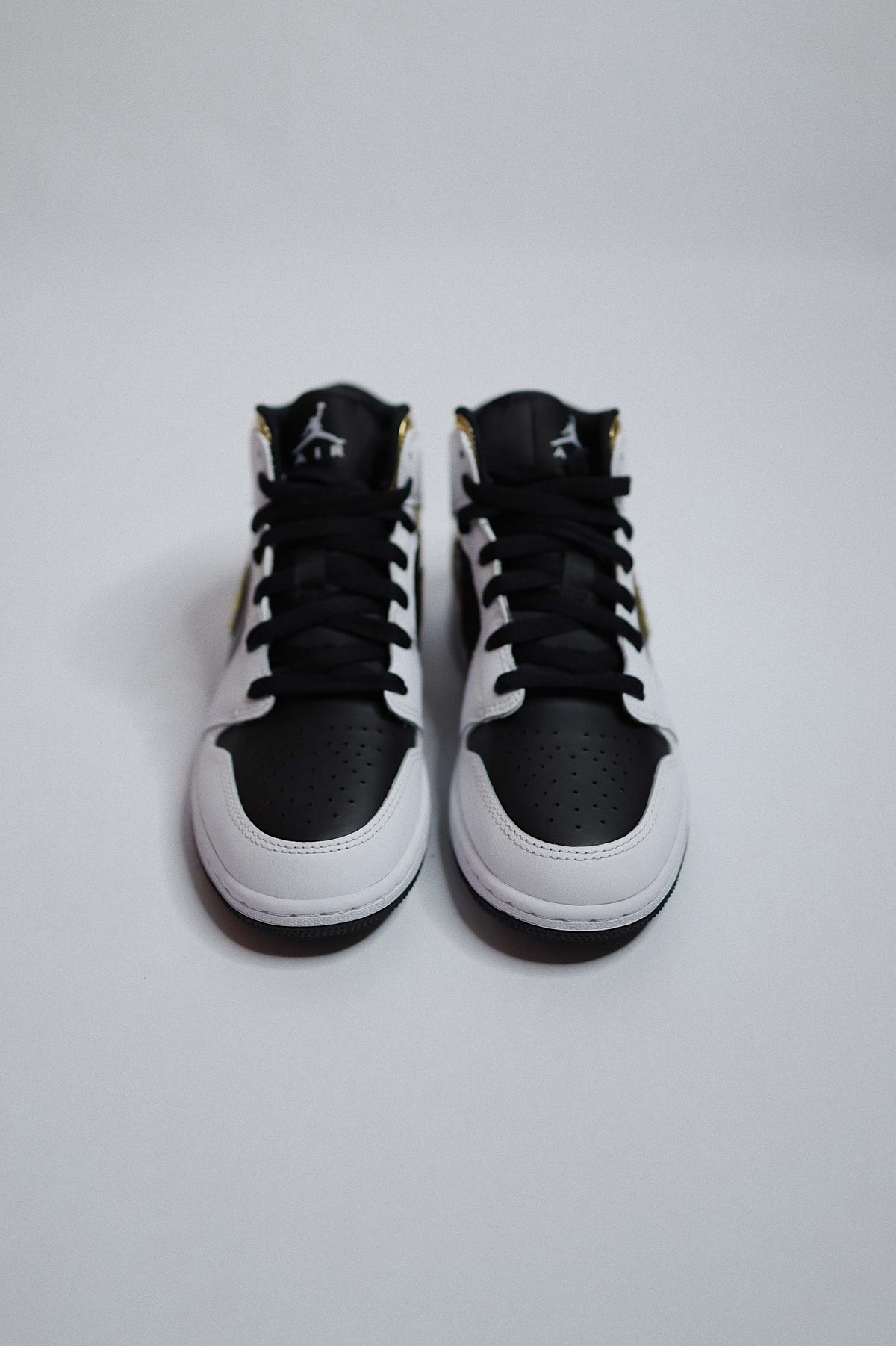 Retro High-Top Sneaker Black Gold Bling — Sample Pair