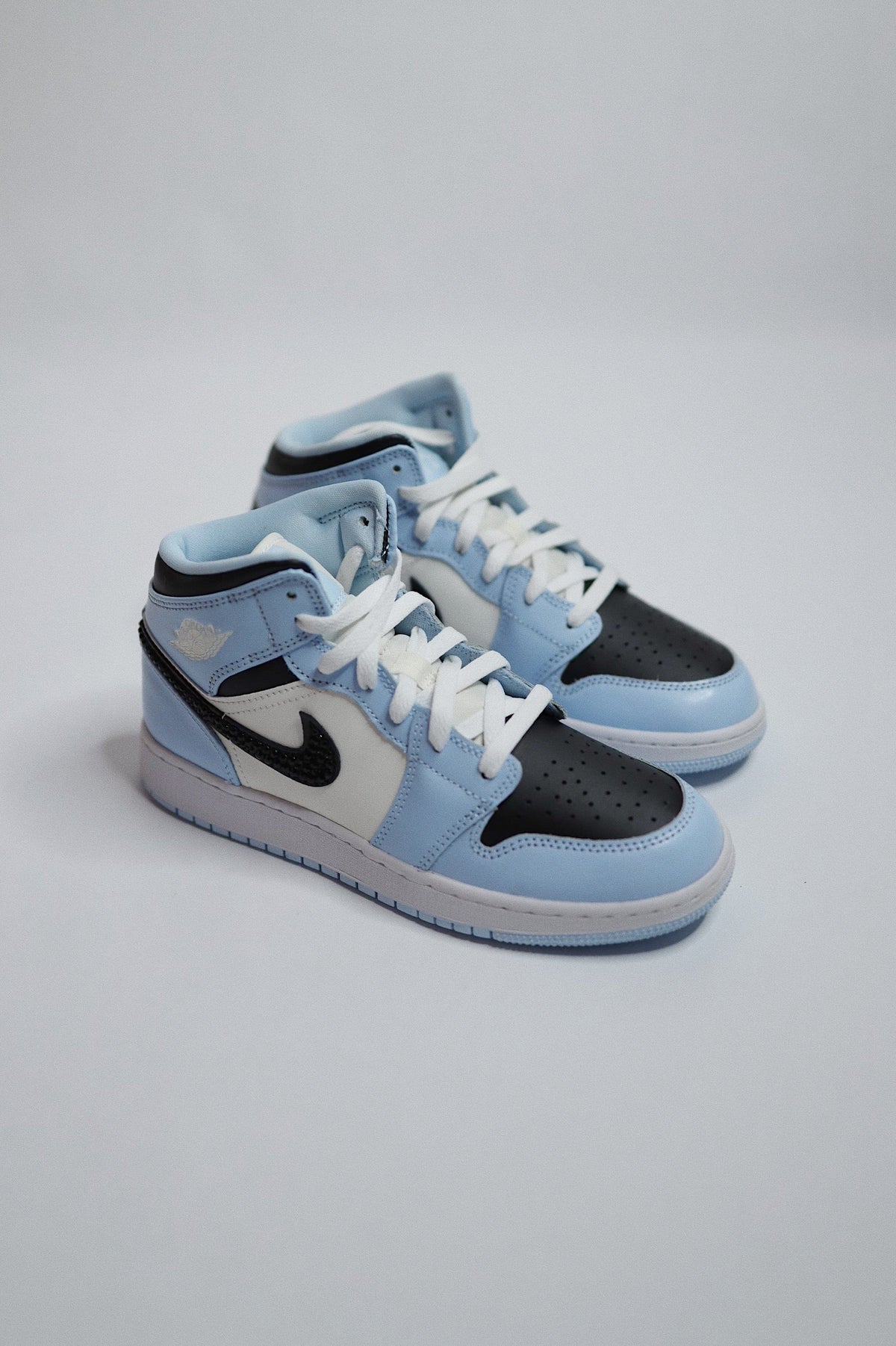 Retro High-Top Sneaker Blue Ice Bling — Sample Pair