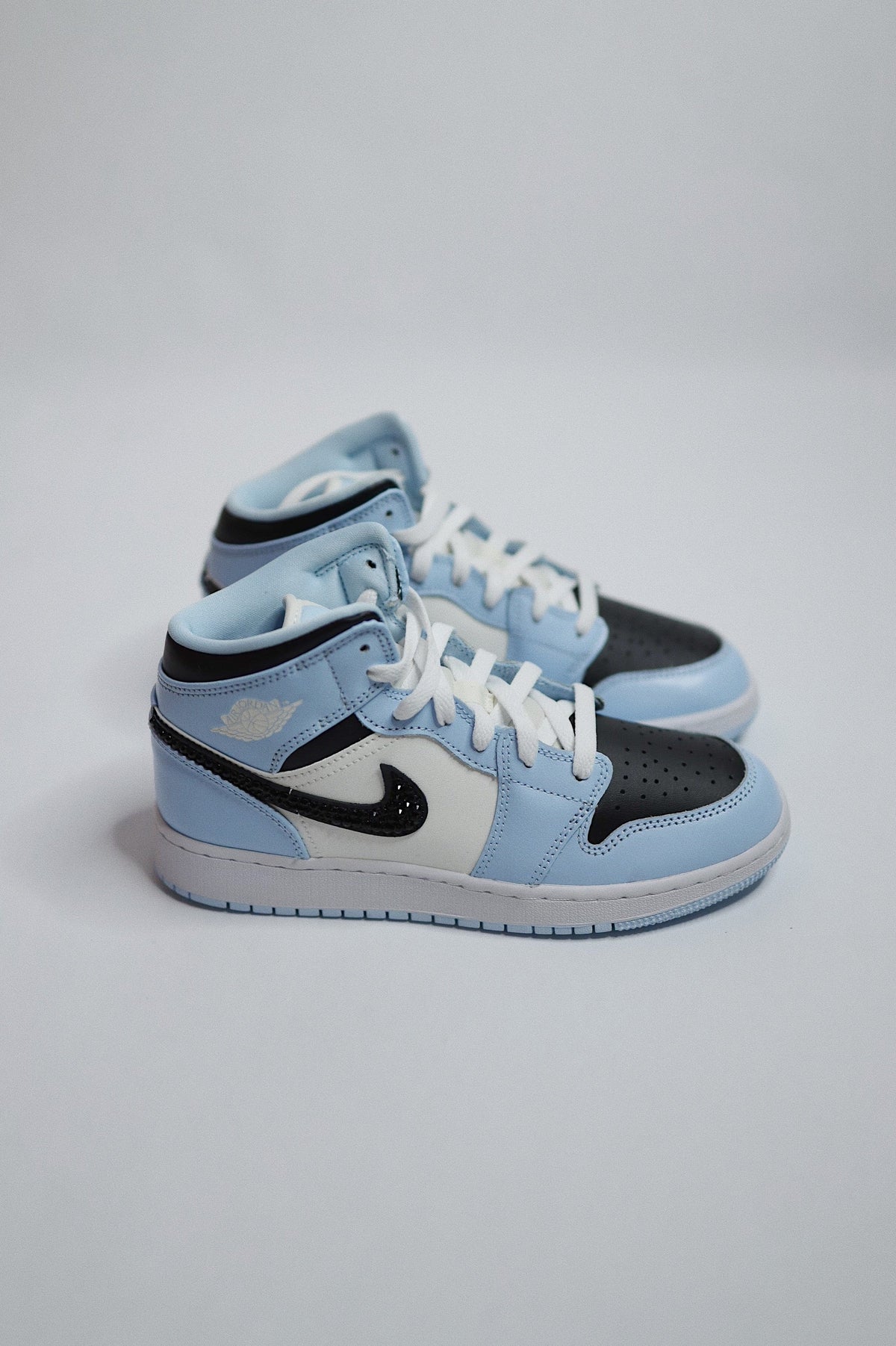 Retro High-Top Sneaker Blue Ice Bling — Sample Pair